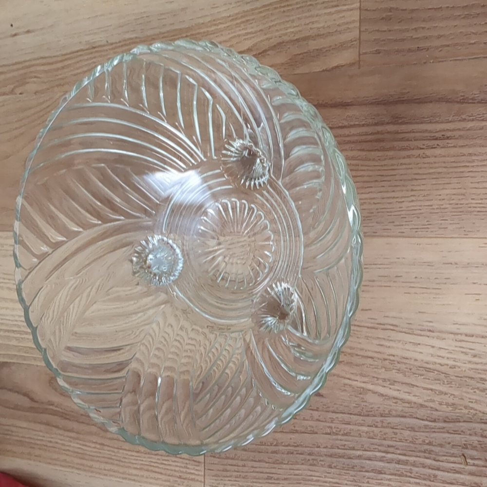 Anchor Hocking Prismatic Swirl Three Footed Glass Serving Bowl